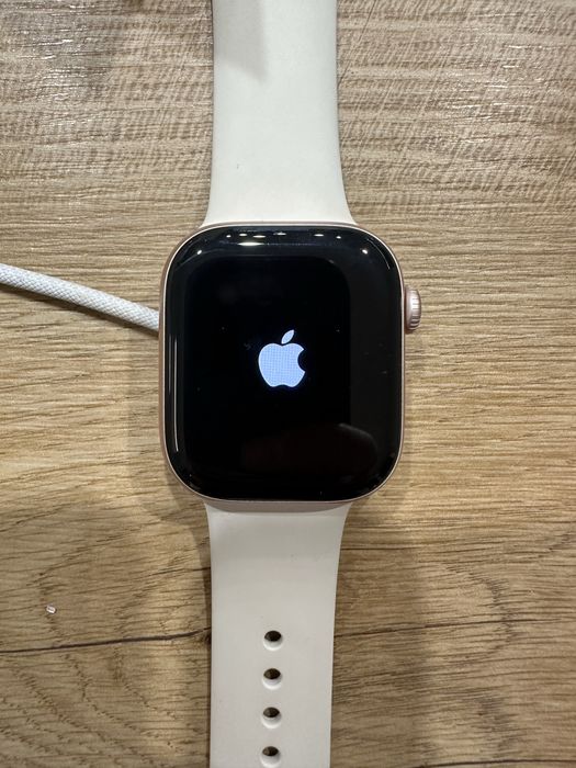 Apple Watch Series 10 42mm Rose Gold – като нов, батерия 100%
