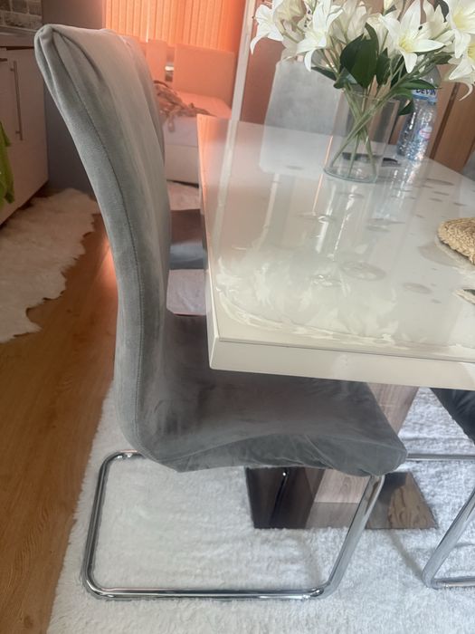 Трапезни столове