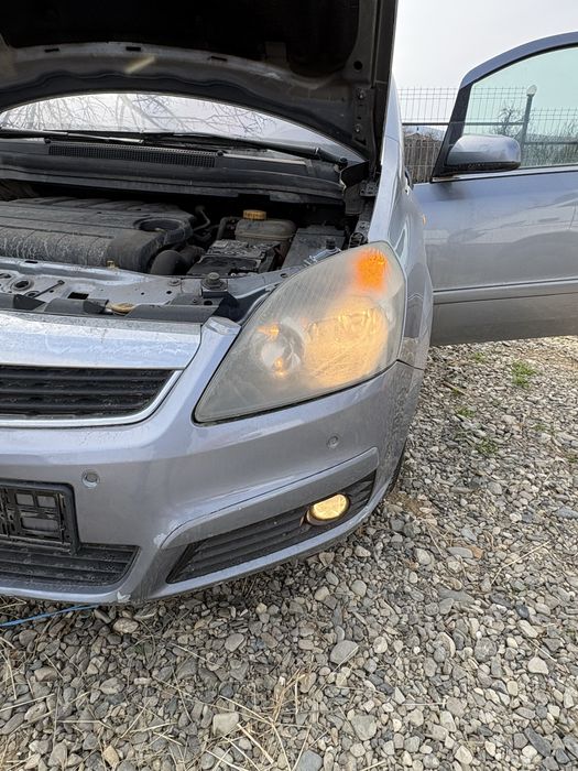 Dezmembrez Opel Zafira 1.9 Diesel cutie manuala 6+1 (2006)