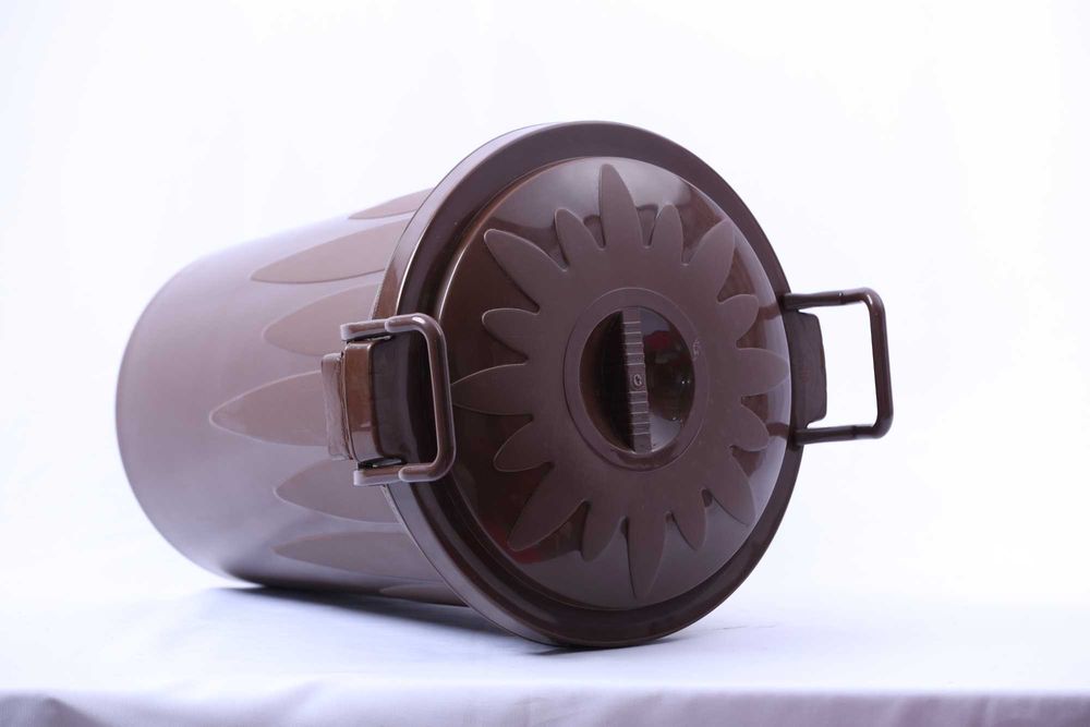 Бак универсальный с крышкой