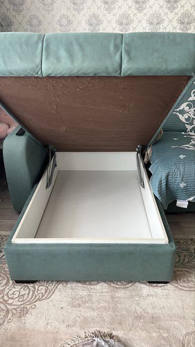 Продаю диван угловой