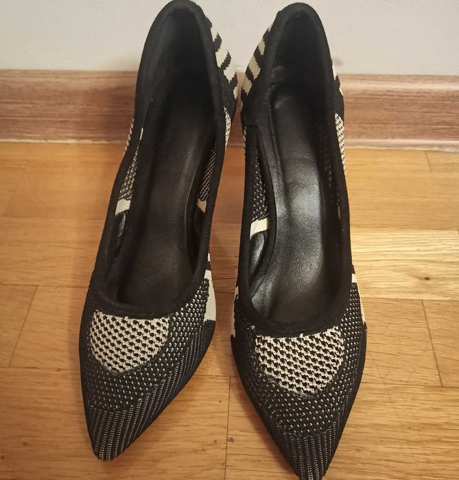 Черно белые стильные туфли