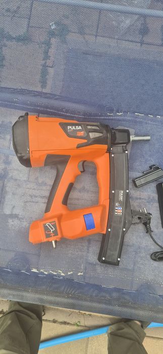 Pistol cuie beton