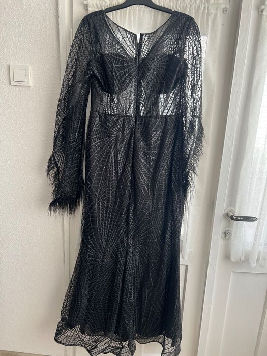 Официална черна рокля