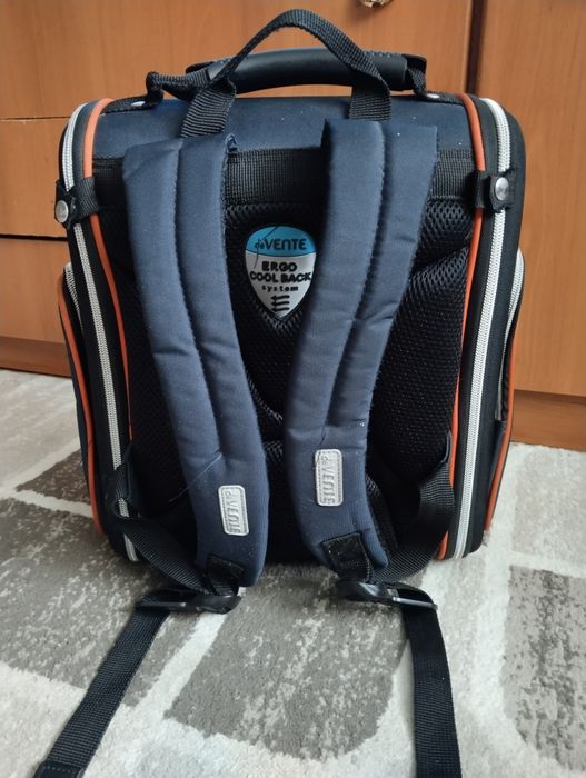 Продам школьный рюкзак