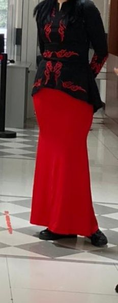 Костюм юбка и кофта с ремнем