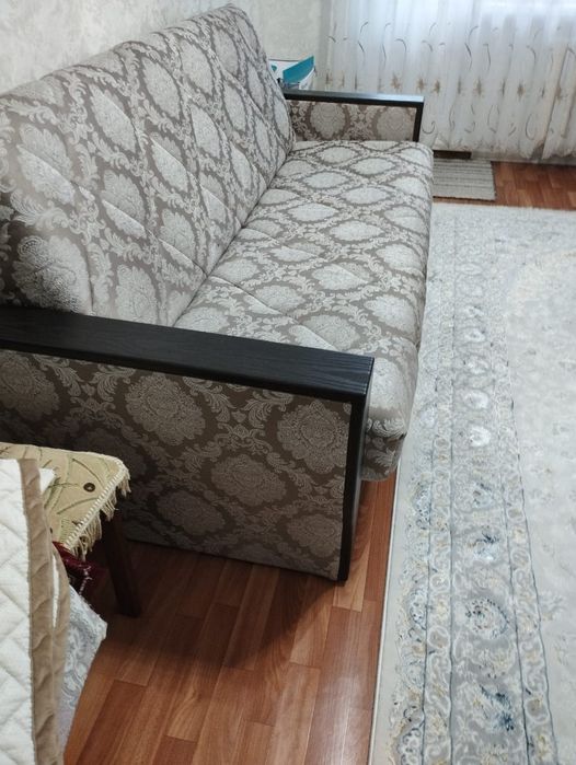Срочно продам диван