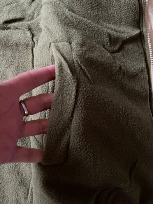 Vand geaca bărbați noua cu eticheta,cu doua fete. L/XL