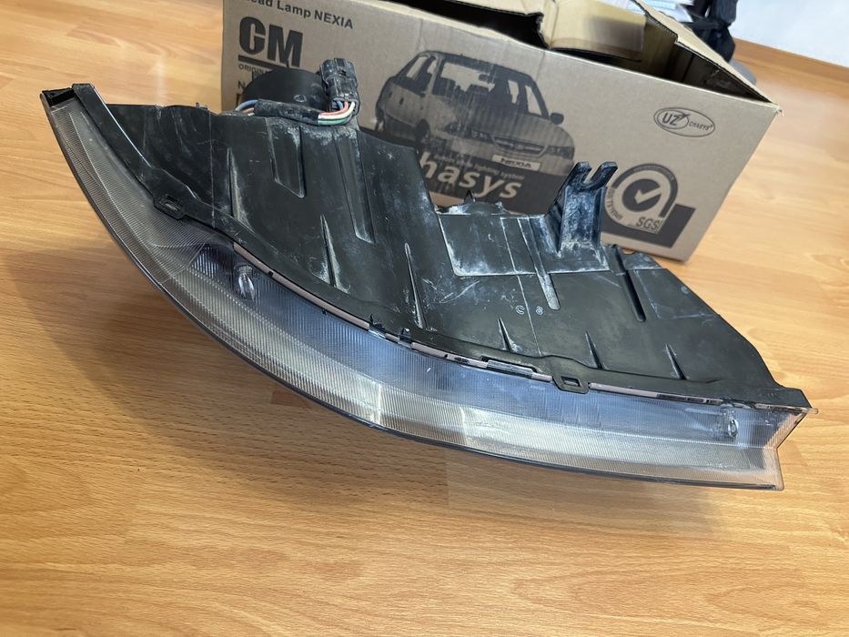 Продам фару Daewoo Nexia 2