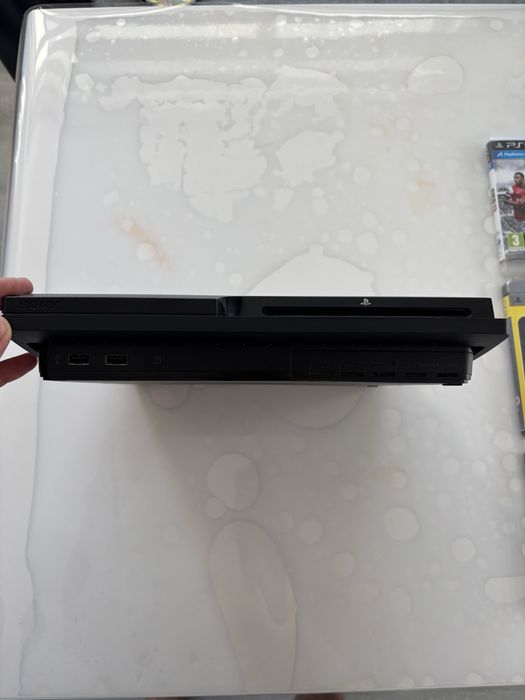 Продавам Playstation 3 в перфектно състояние