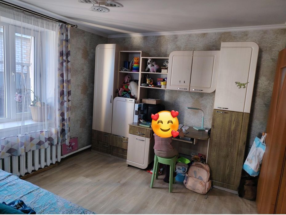Үй сатылады мектеп жанында