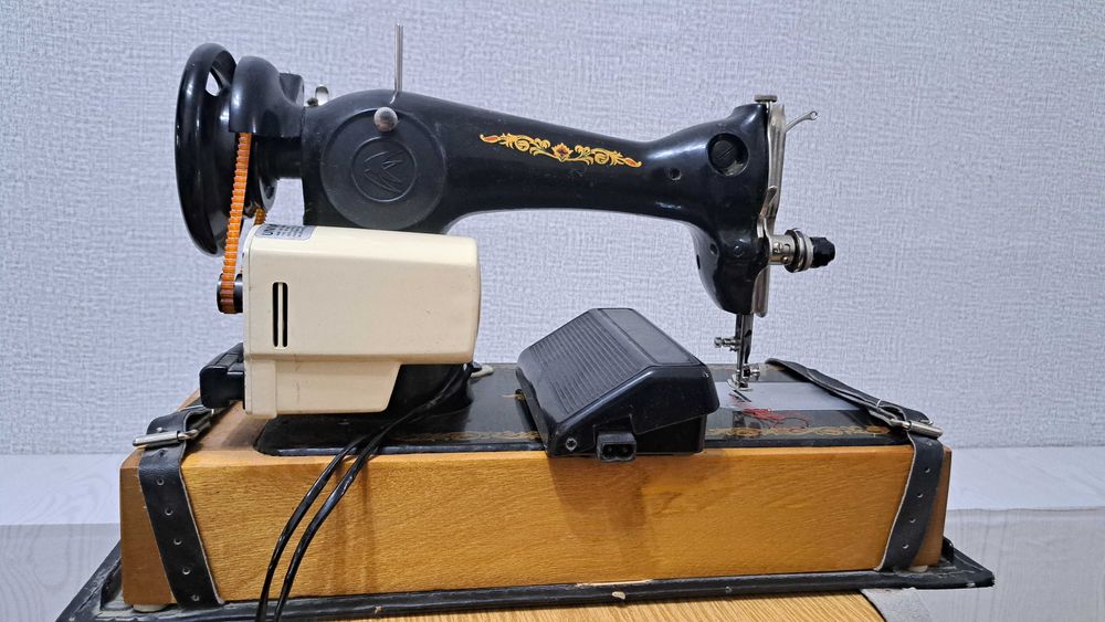 Продаётся швейная машинка б/у