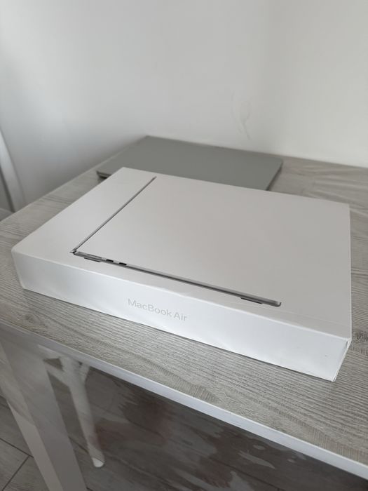 MacBook Air M2 13.6 / 8GB / 512GB SSD / Silver