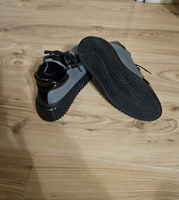 Спортни обувки "Мона Лиза" - 30 евро