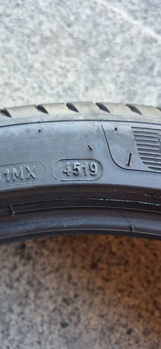 4 anvelope vara Michelin 235/40/19.Pretul este pe bucata.