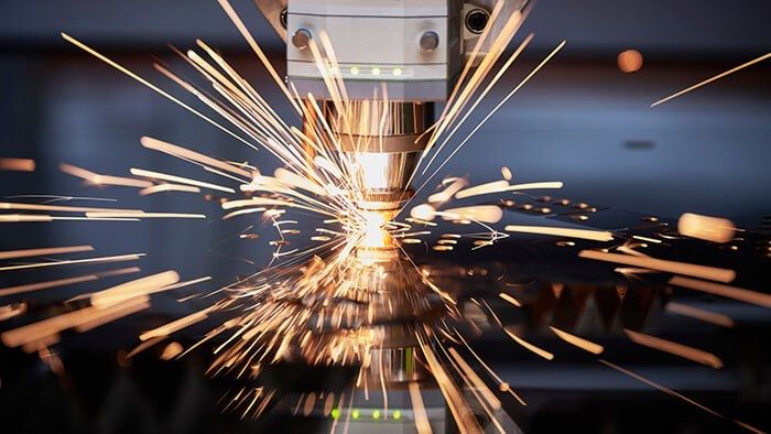 Lazerda metall list kesish xizmati. Лазерная резка по металлу