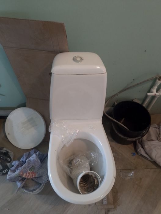 Продам не дорого 2 унитаза