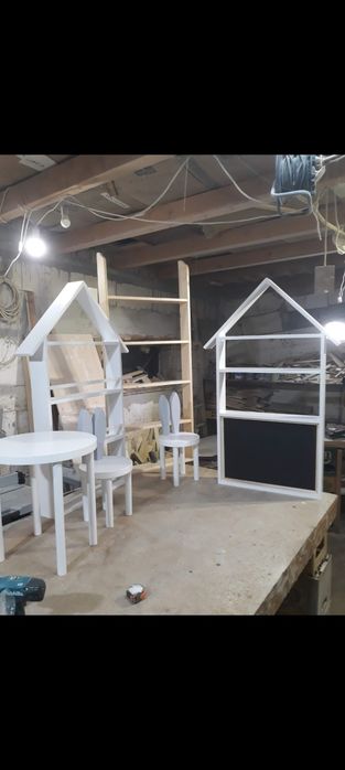Mobilier gen montessorii