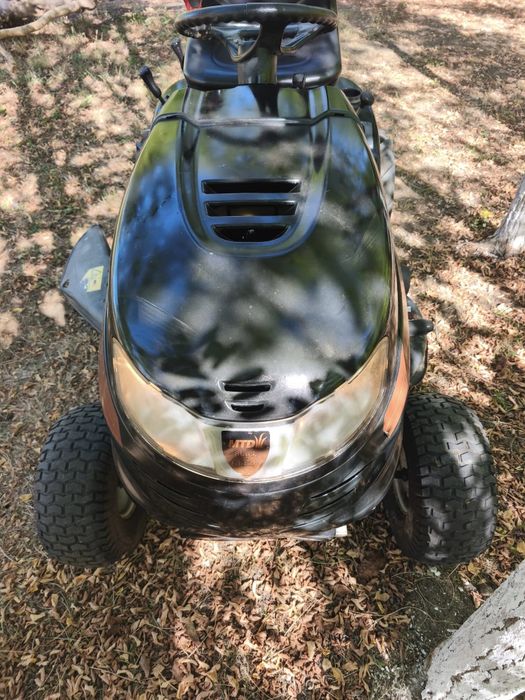 Vând tractoraș tuns gazon MTD Black Edition