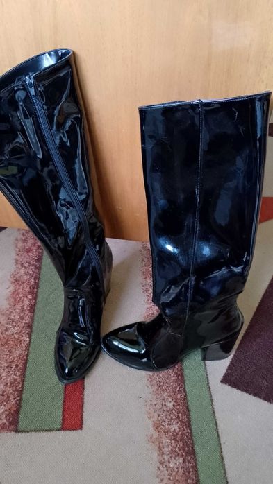 Дамски боти и ботуши