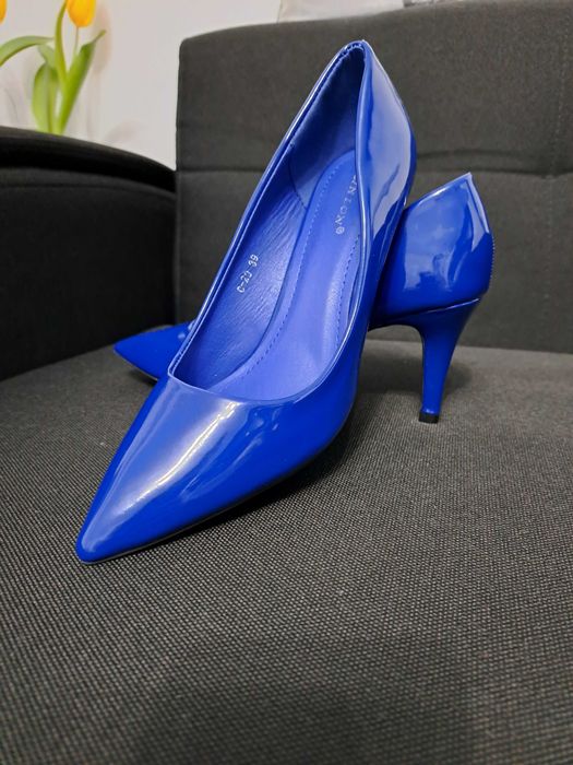Pantofi eleganti
