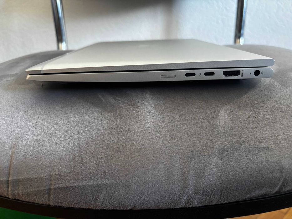 HP Elitebook 830 G8 Перфектен!