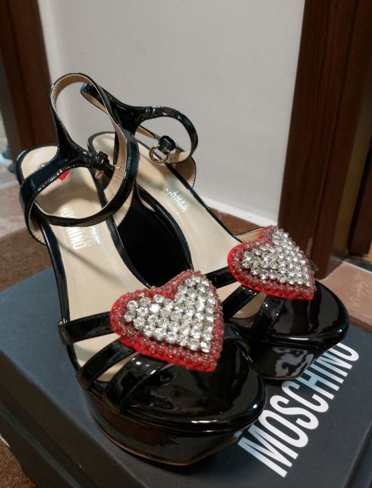 Оригиналени сондали Love Moschino