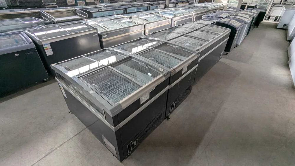 Морозильник со стеклом для магазина лари для дома