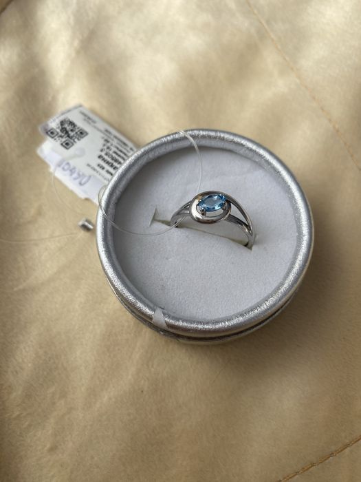 Продаю серебранное кольцо пробы 925