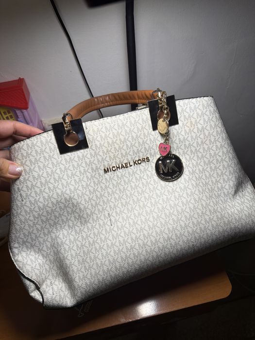Продам сумочка от Michael Kors