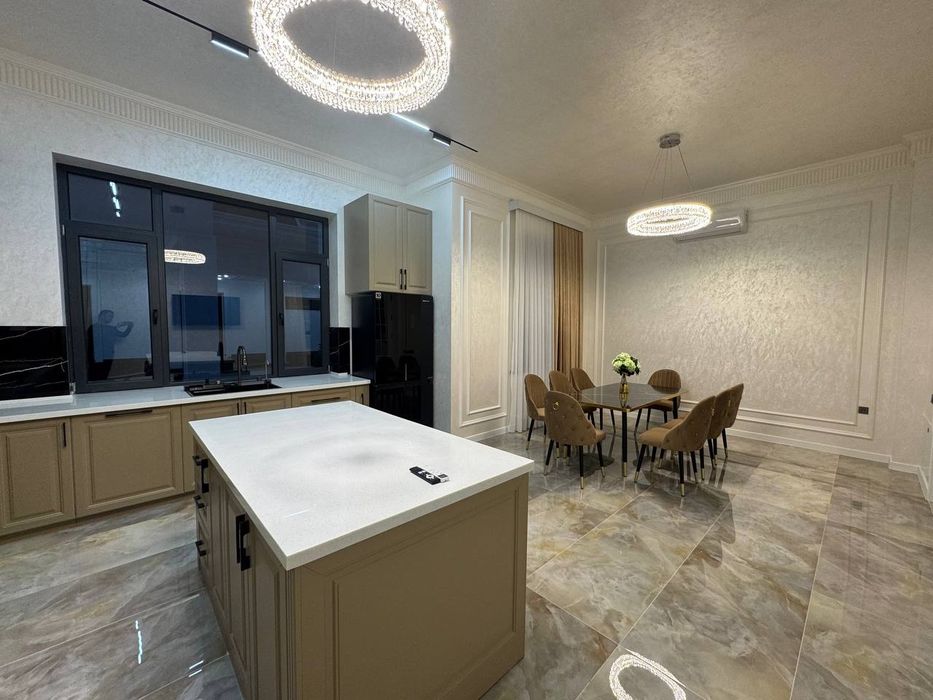 Продается 2х этажный дом 6 соток  10 комнат