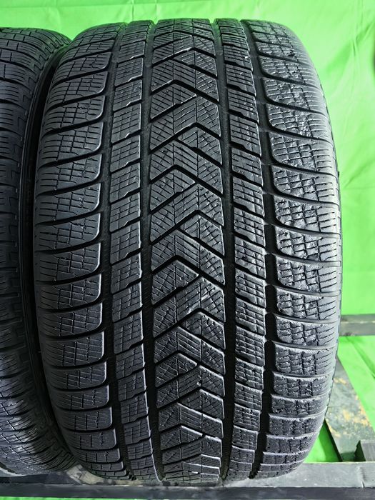 305/35R21 Pirelli 6,1mm 2020 stare foarte buna