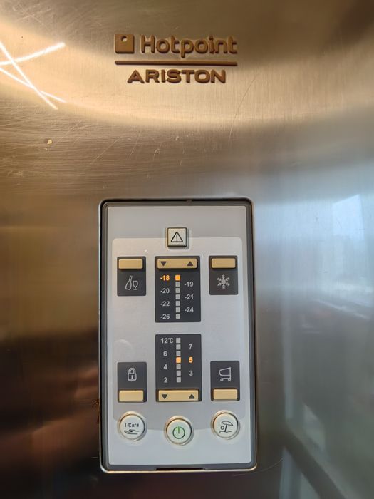 Хладилник Hotpoint Ariston – No Frost, отлично работещ