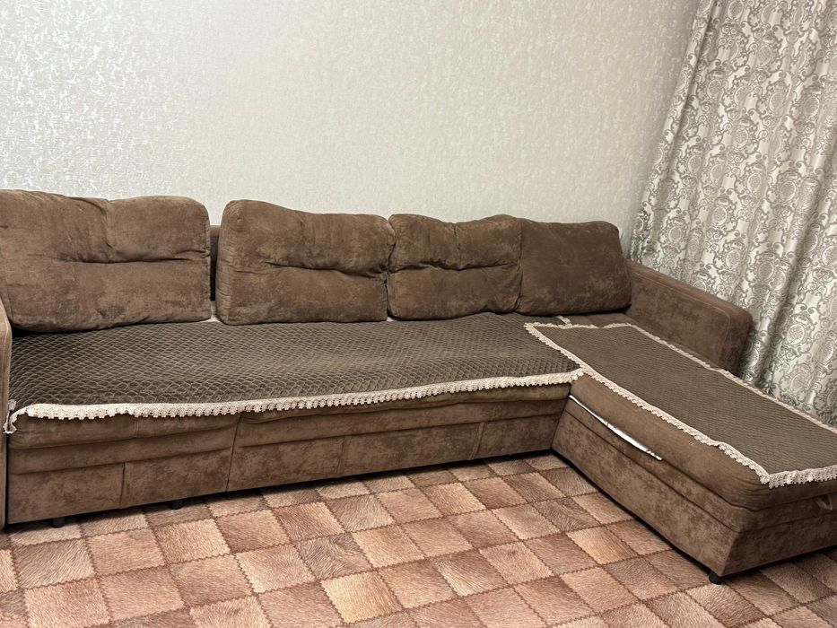Продам диван в хорошем состояние