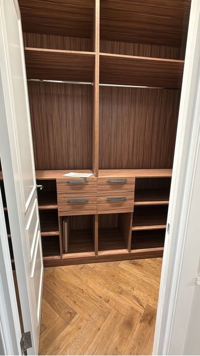 Гардероб шкаф продается