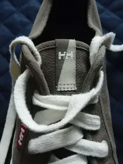 Tenisi Helly Hansen stil Converse. Marime 46 1/2 (12 US). Impecabili.