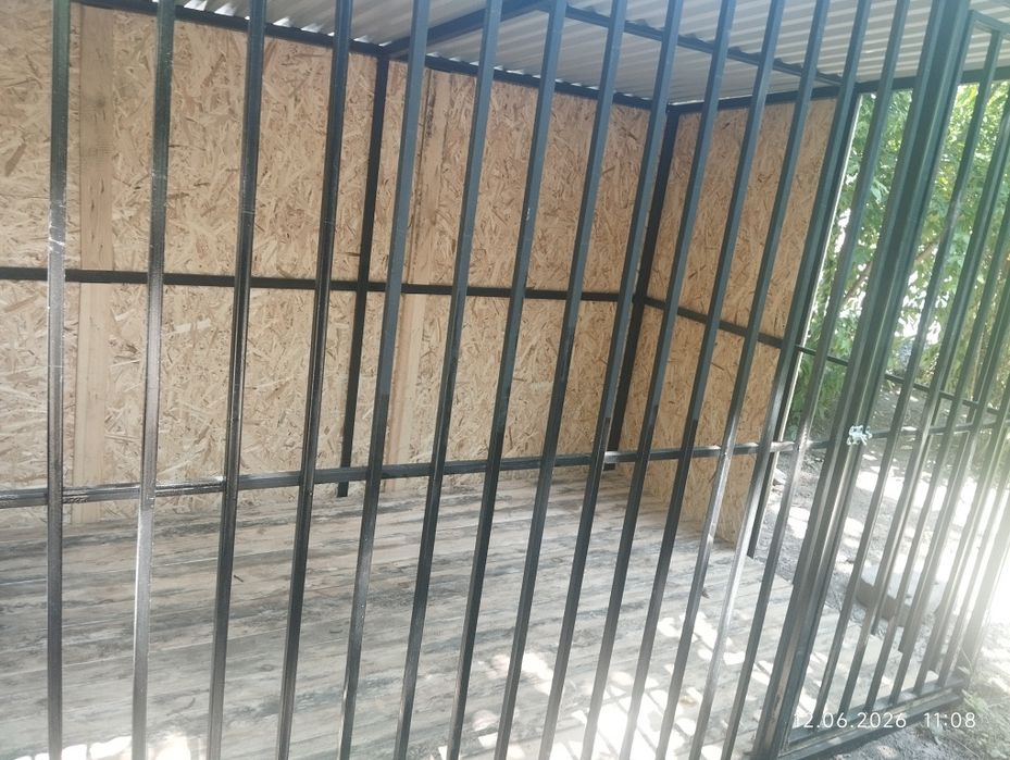 Срочно продам вальер и клетку для собак . Доставка