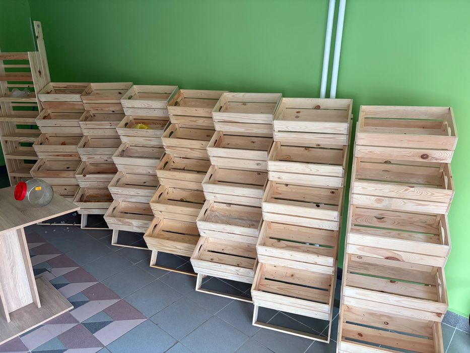 Продавам 10 бр стелажи