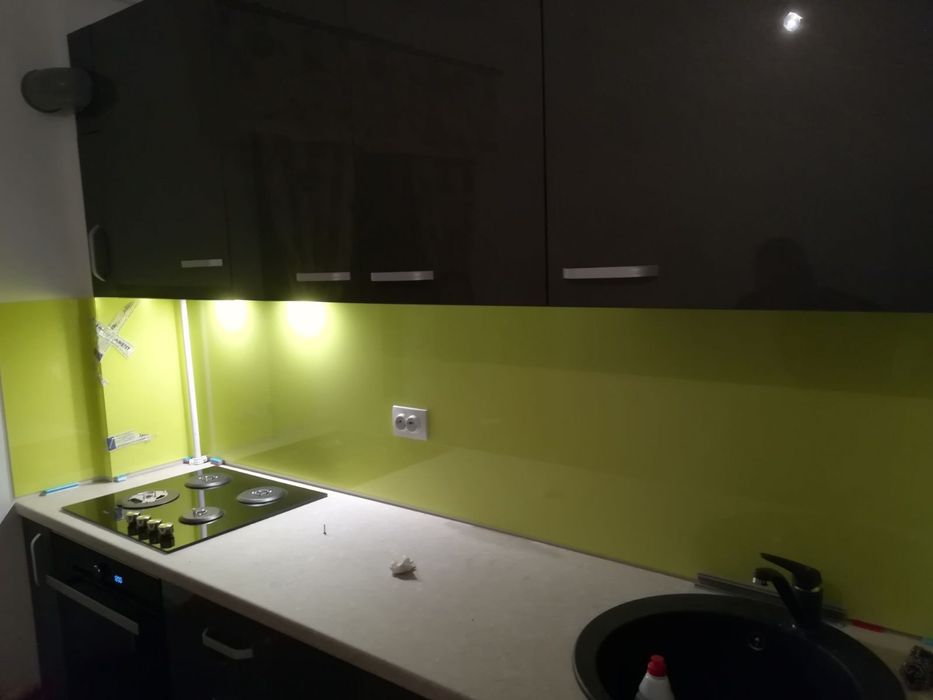 Placări baucatari cu sticlă