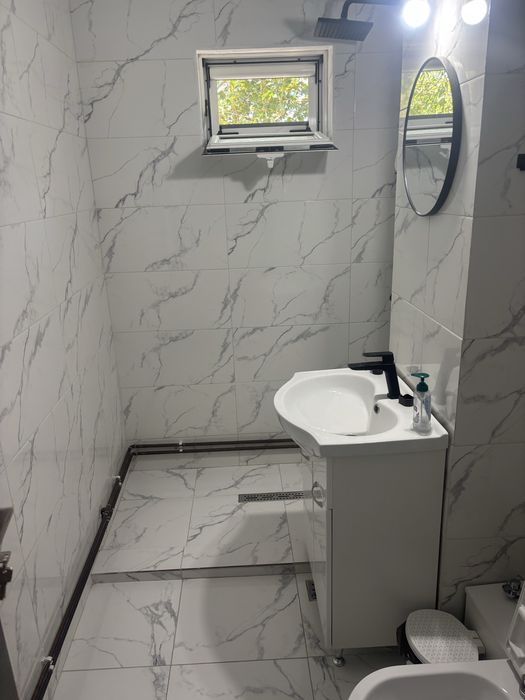 Inchiriez apartament