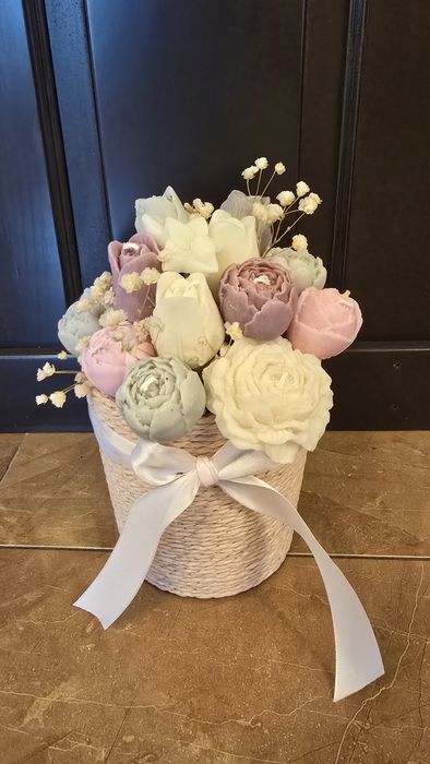 Buchet flori de ceară naturală(soia), handmade ideal pentru cadouri