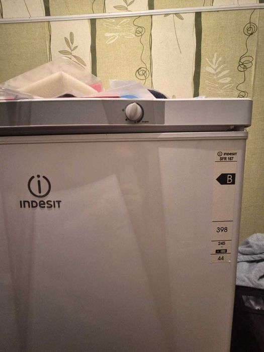 продаю морозильник Indesit