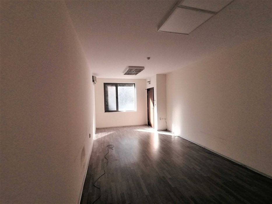 Продава се Офис в Стара Загора, Опълченски - 43 кв.м за 1047 €/кв.м - Снимка #1