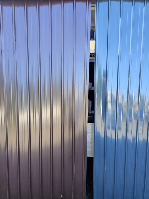 Vand Tabla Cutata Zincata Și Colorata pentru acoperișe și garduri etc