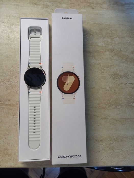 Смарт часовник Samsung Galaxy 7