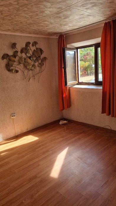 Vand casa cu teren de 2000 mp, Oras. Gaesti, Jud. Dambovita