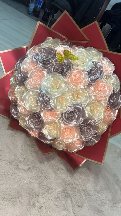 Buchet 45 de trandafiri din satin