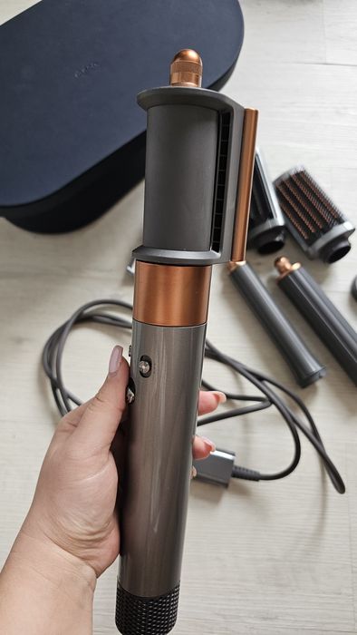 Фен стайлер Dyson Airwrap Multi-styler. Оригинал.  В отличном состояни