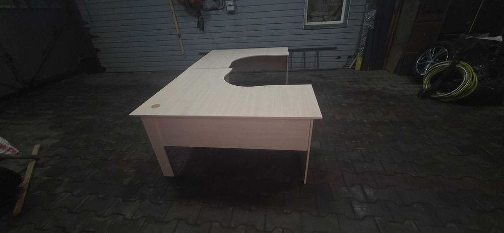 Офисный стол угловой 2 шт.