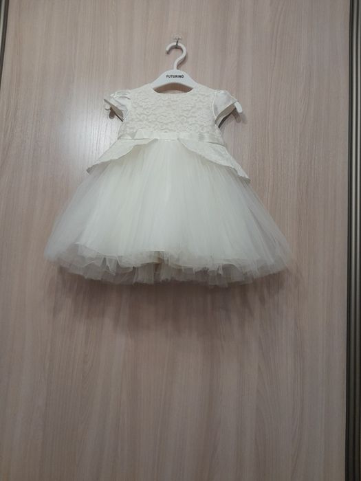 Продам платье на день рождение 1год для девочки, на тусау кесер,